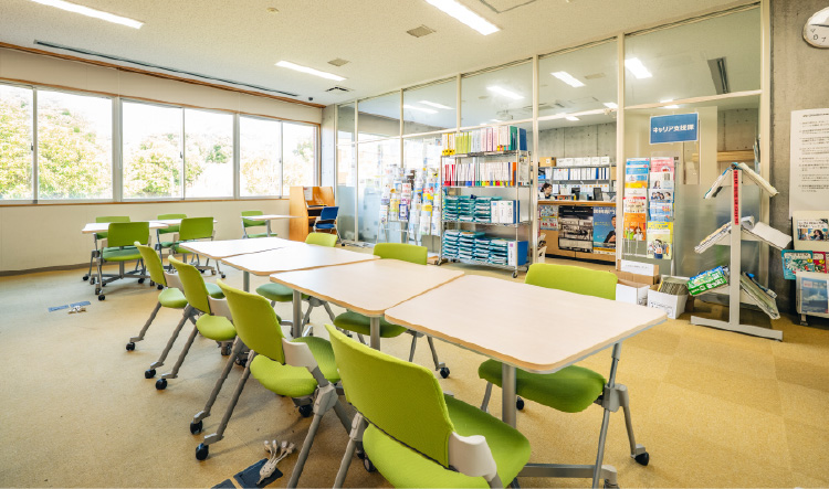 ④ラーニングコモンズ