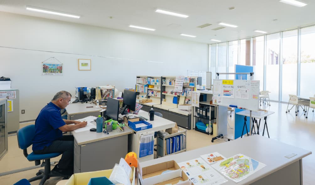 まなび場・学習支援センター内観写真
