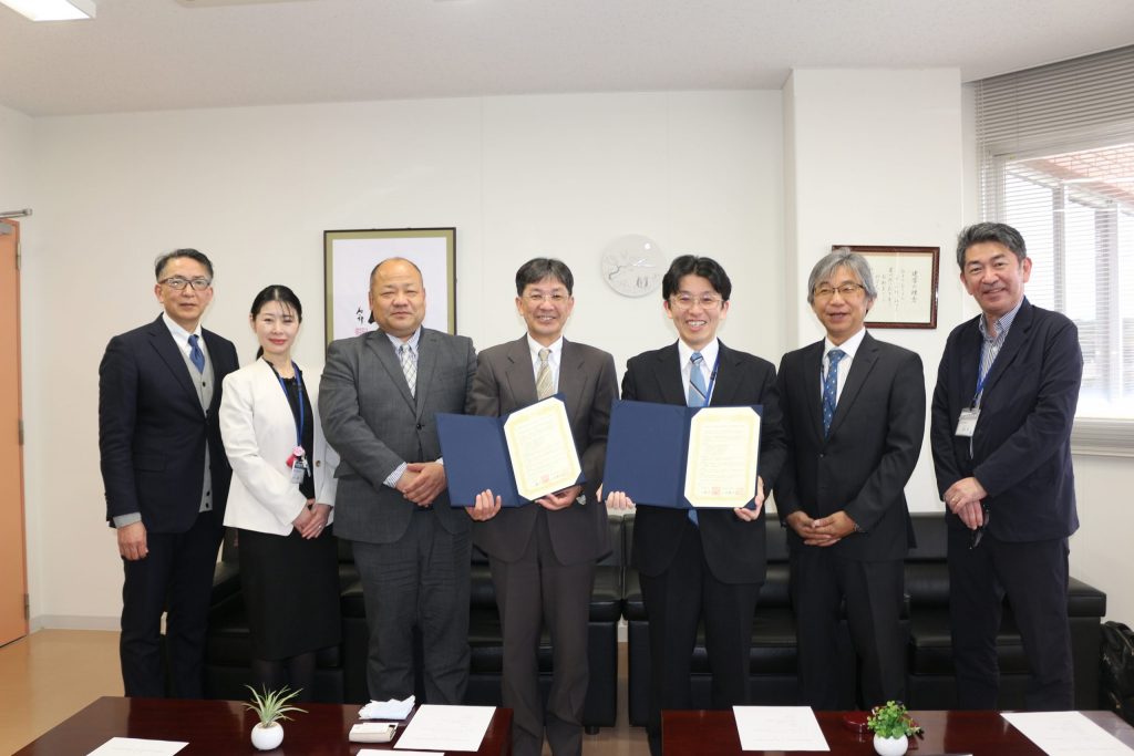 千葉県立佐倉南高等学校との高大連携協定書調印式を開催しました