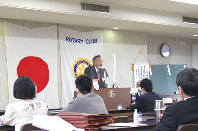 東 学長が講師。