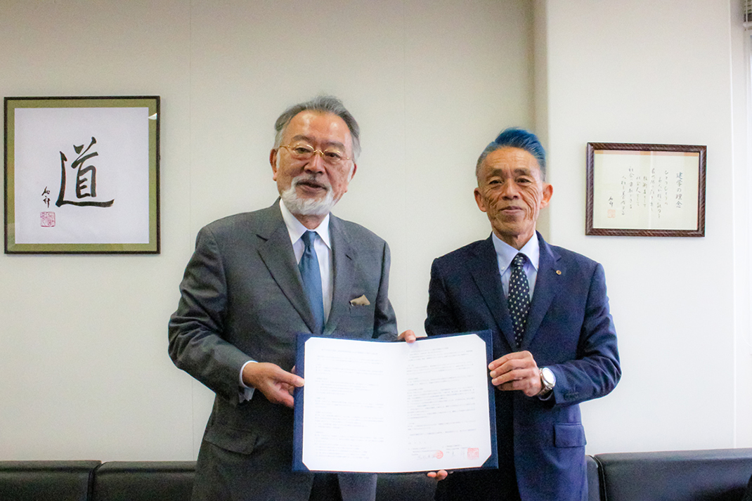 銚子市周辺の漂流・漂着物処理事業における連携協力に関する協定の調印式